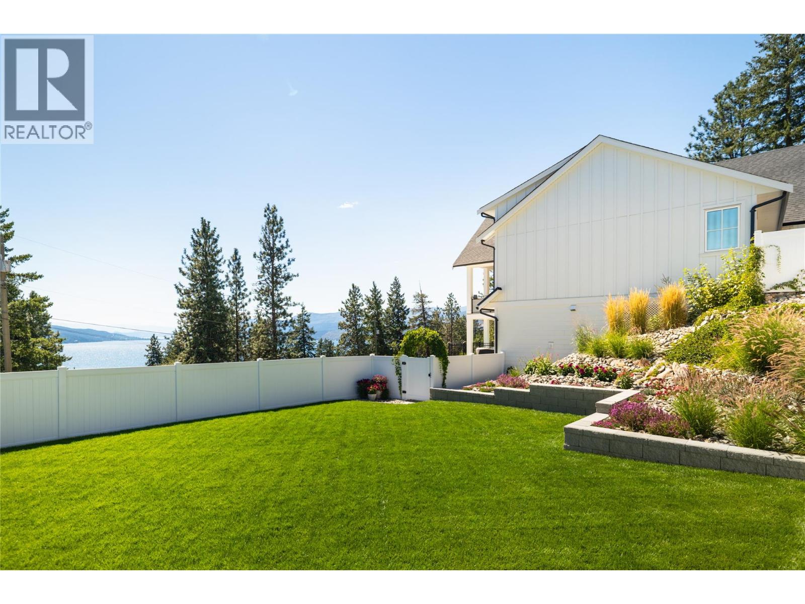 10320 Columbia Way, Vernon, British Columbia  V1H 2B6 - Photo 16 - 10384923