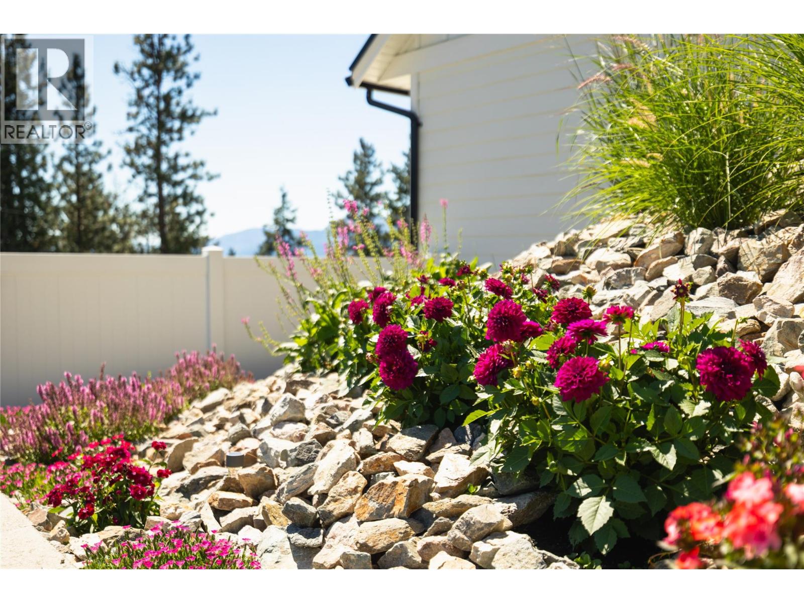 10320 Columbia Way, Vernon, British Columbia  V1H 2B6 - Photo 18 - 10384923