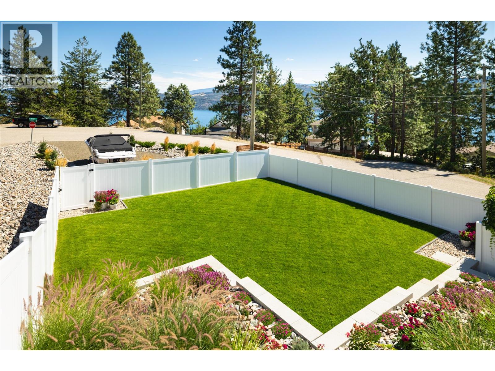 10320 Columbia Way, Vernon, British Columbia  V1H 2B6 - Photo 19 - 10384923