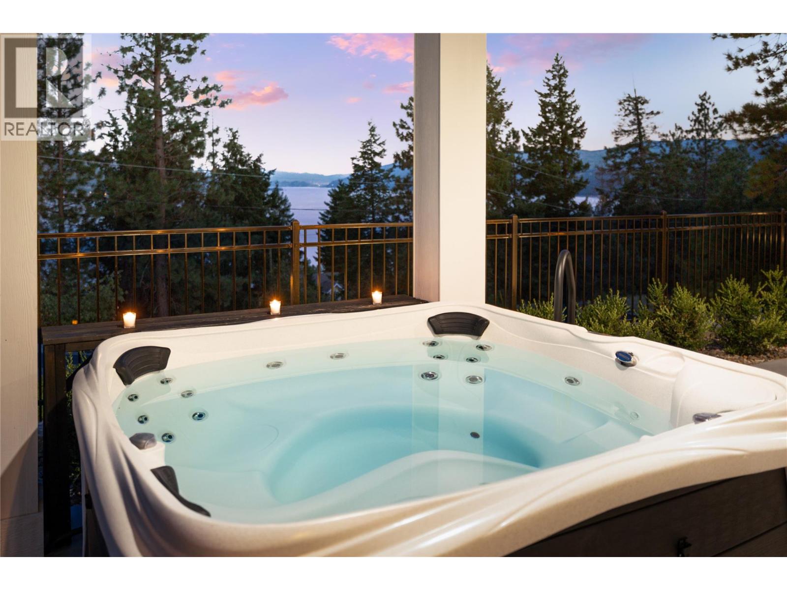 10320 Columbia Way, Vernon, British Columbia  V1H 2B6 - Photo 23 - 10384923