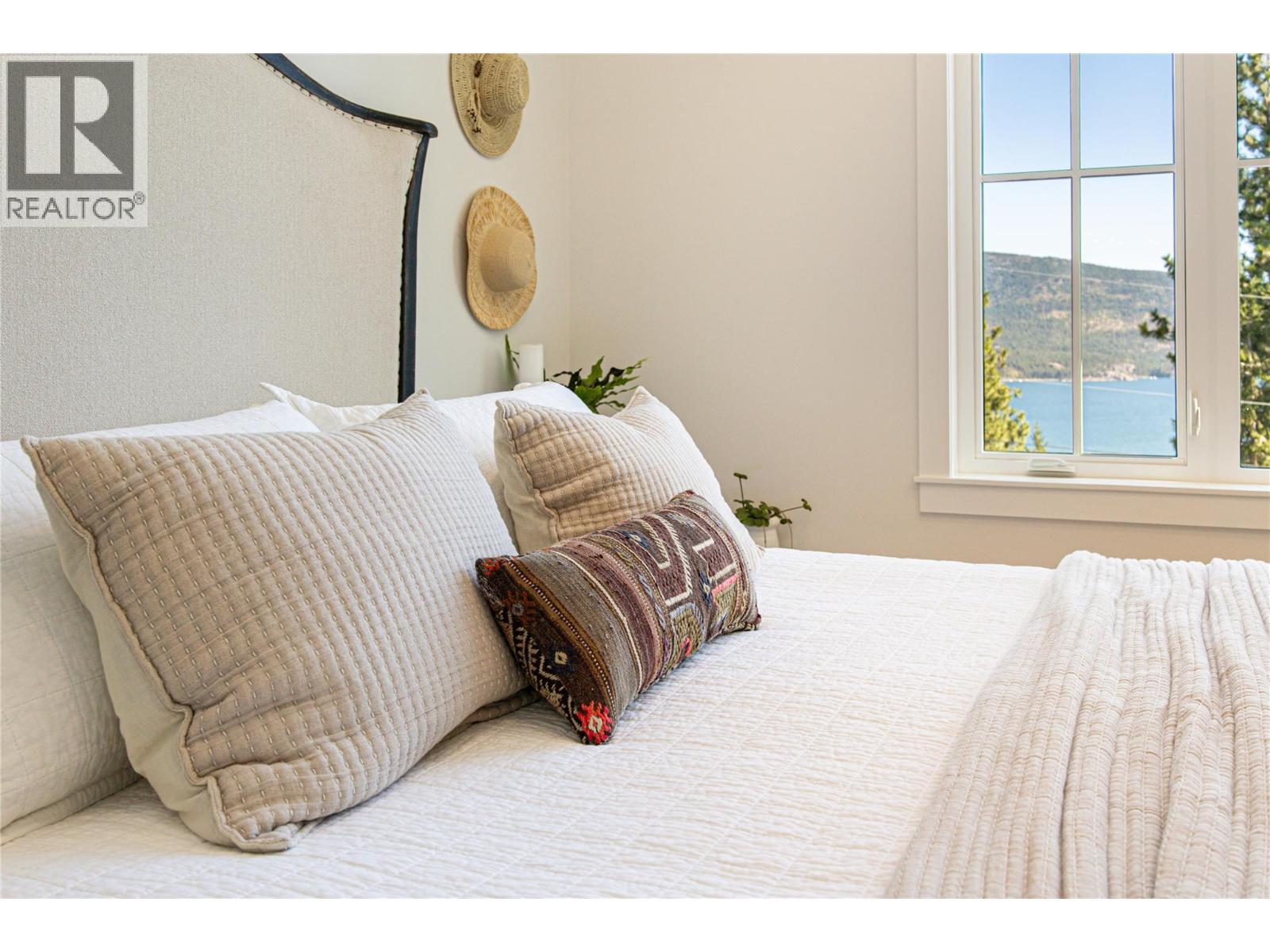 10320 Columbia Way, Vernon, British Columbia  V1H 2B6 - Photo 45 - 10384923