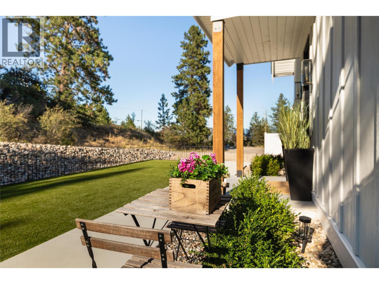 10320 Columbia Way, Vernon, British Columbia  V1H 2B6 - Photo 69 - 10384923