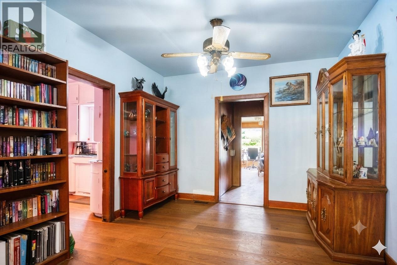 3038 10th Avenue, Keremeos, British Columbia  V0X 1N3 - Photo 11 - 10386145