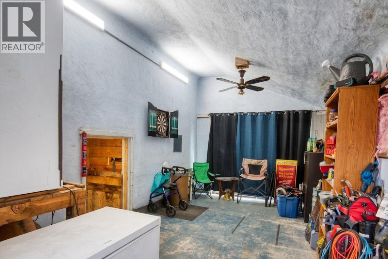 3038 10th Avenue, Keremeos, British Columbia  V0X 1N3 - Photo 17 - 10386145