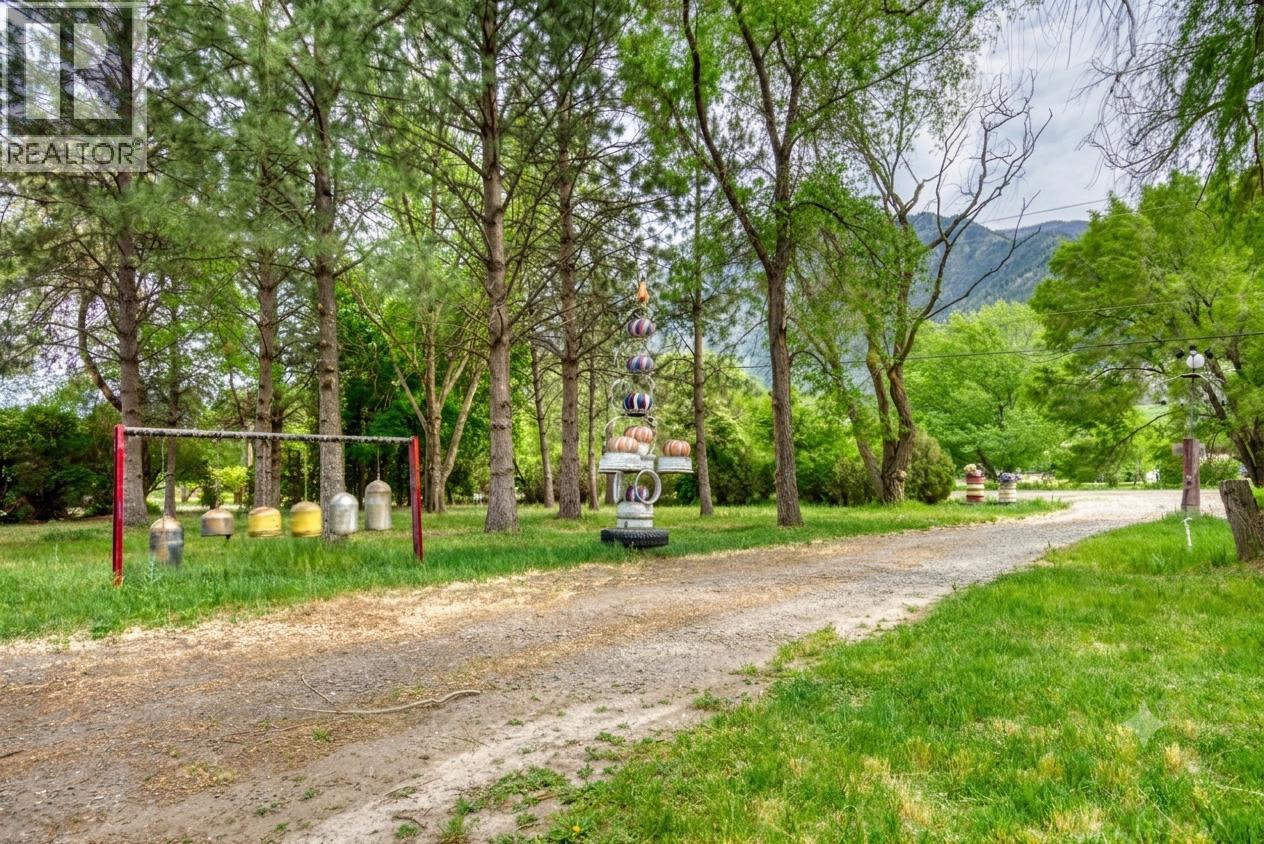 3038 10th Avenue, Keremeos, British Columbia  V0X 1N3 - Photo 24 - 10386145