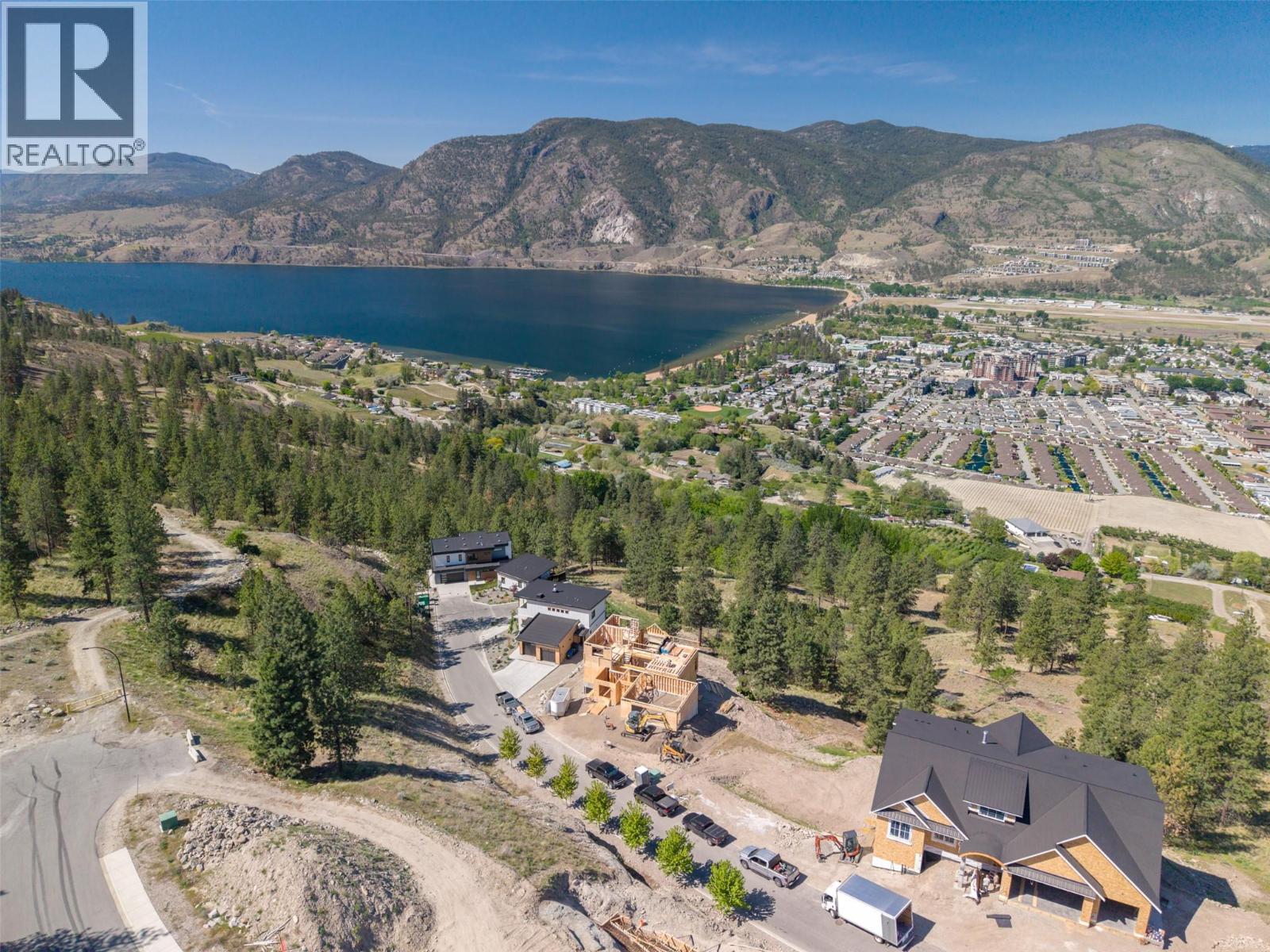 3331 EVERGREEN Drive Unit# 114, penticton, British Columbia
