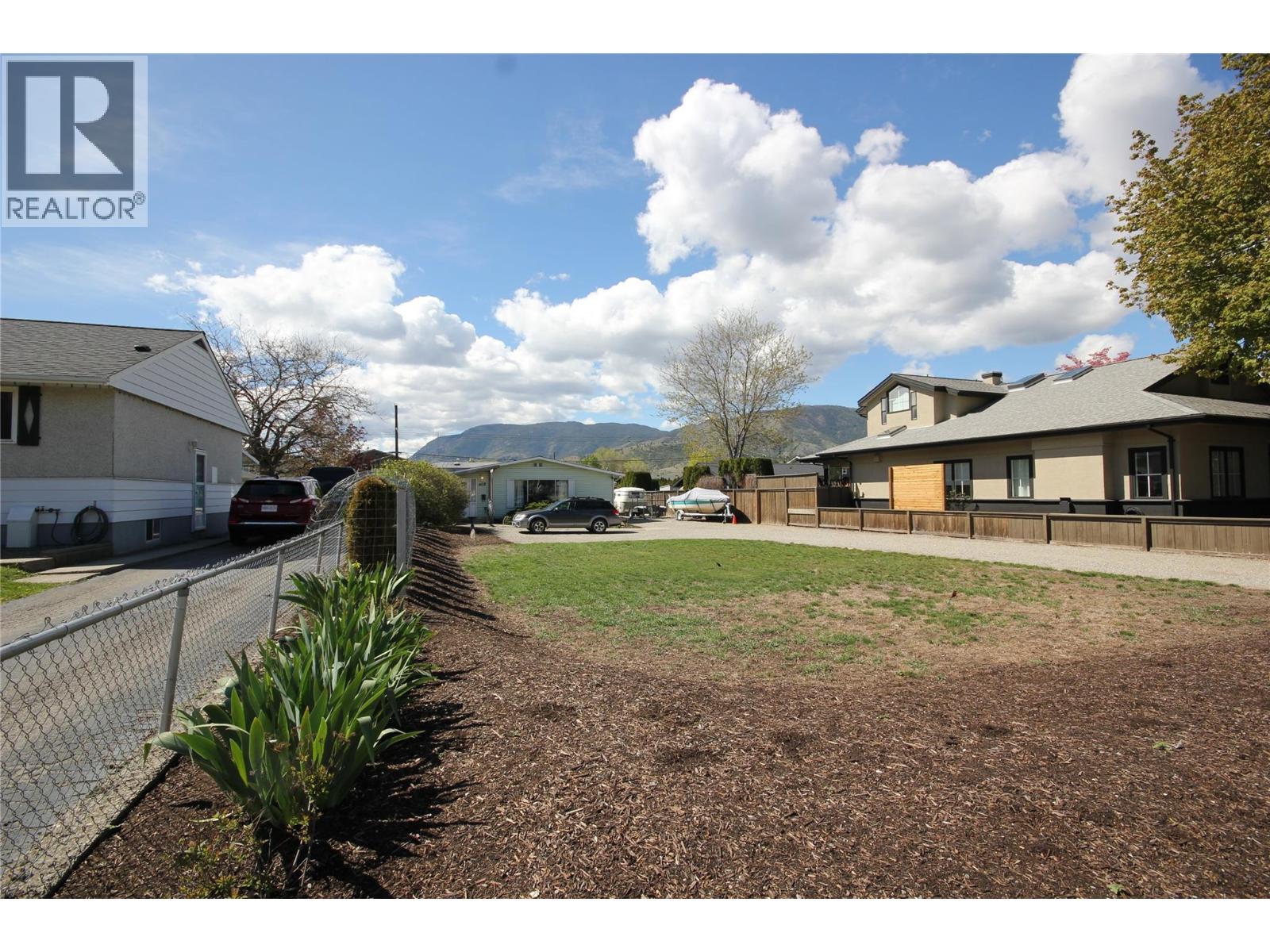 402 CONKLIN Avenue, penticton, British Columbia