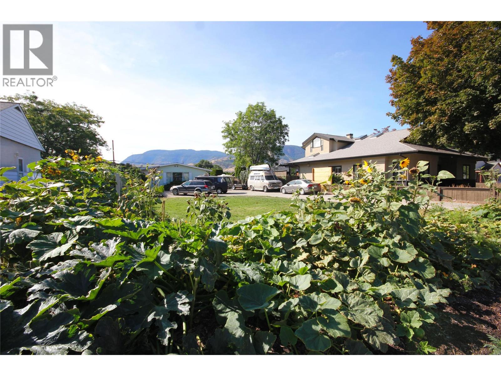 402 Conklin Avenue, Penticton, British Columbia  V2A 2T4 - Photo 2 - 10386674