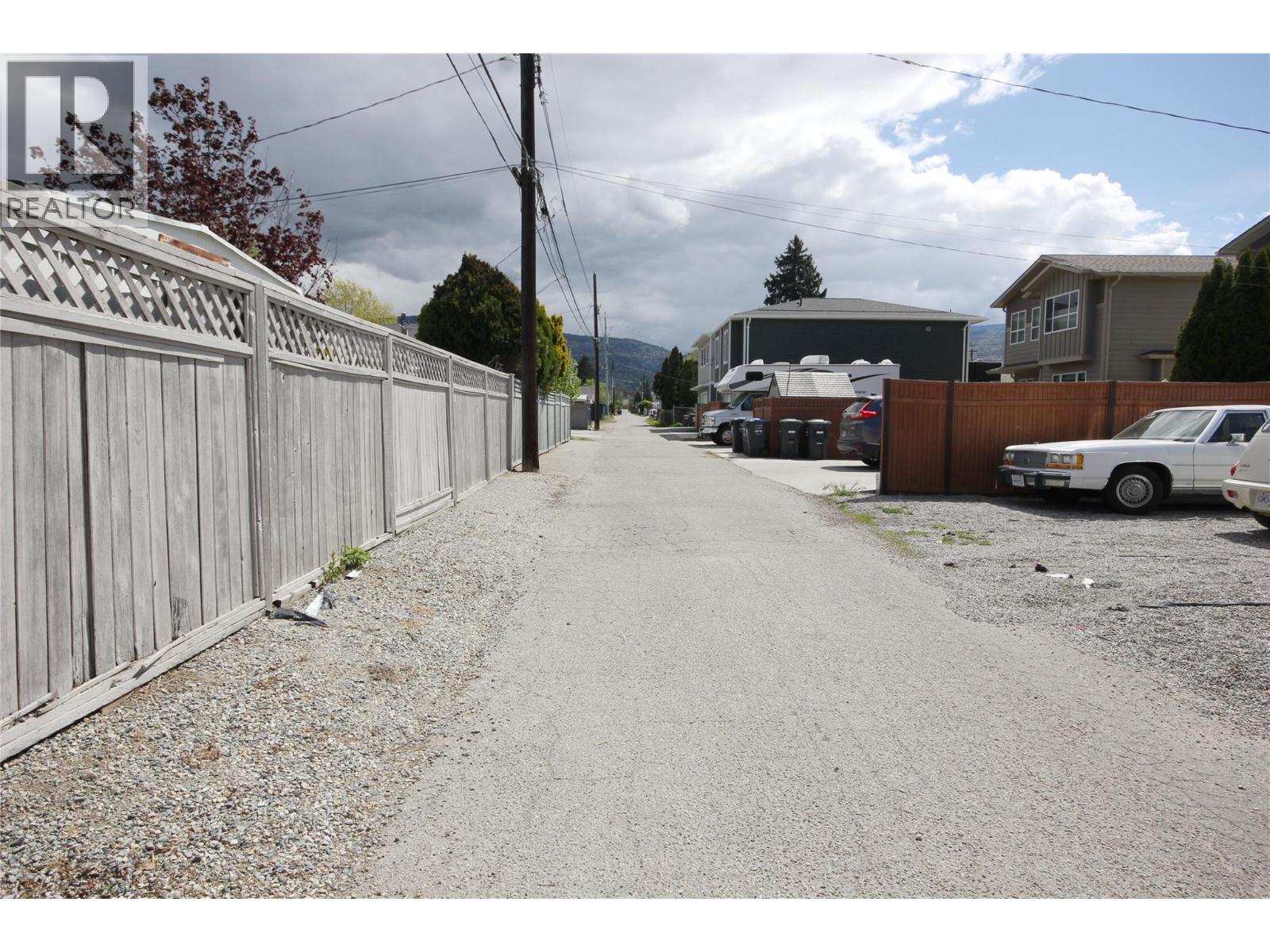 402 Conklin Avenue, Penticton, British Columbia  V2A 2T4 - Photo 8 - 10386674