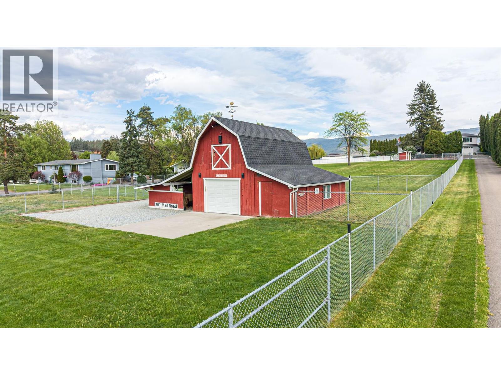 201 Mail Road, Kelowna, British Columbia  V1V 2G6 - Photo 2 - 10386225