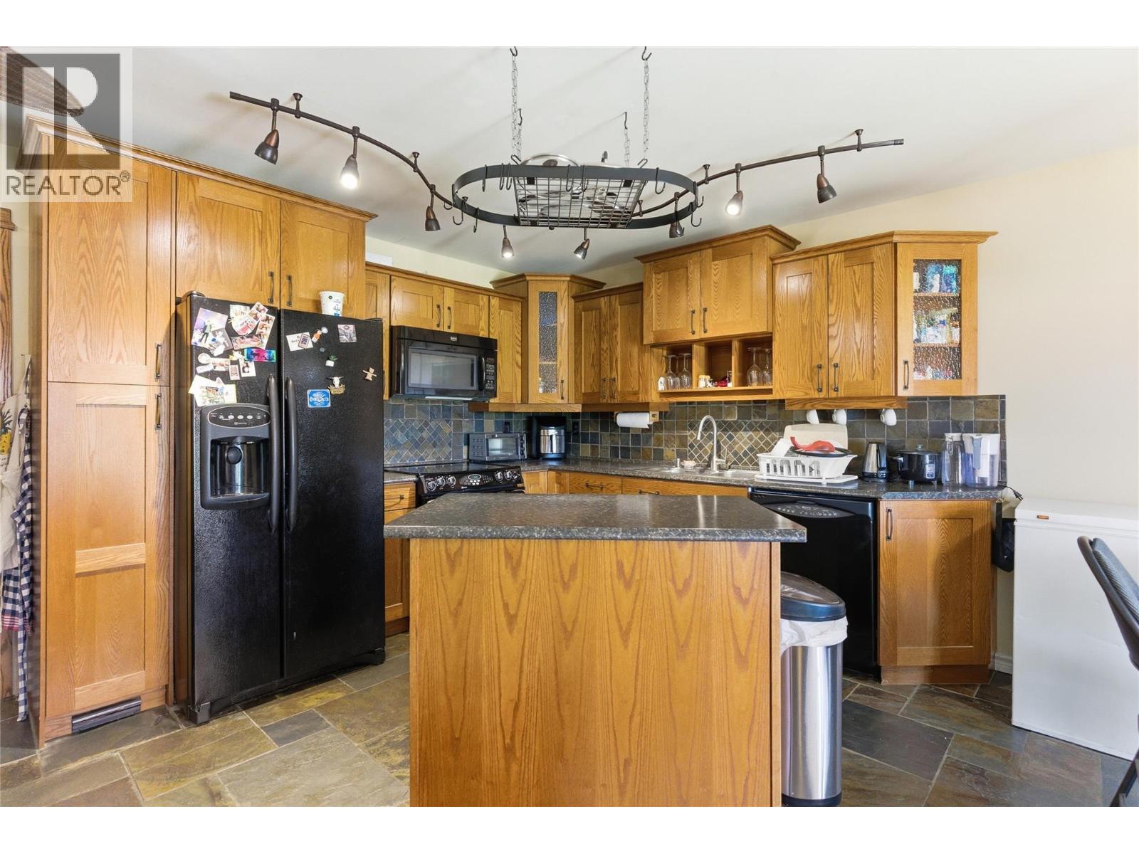 460 Dalgleish Drive Unit# 28, Kamloops, British Columbia  V2C 5W7 - Photo 27 - 10383845