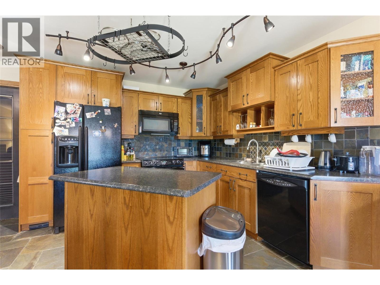 460 Dalgleish Drive Unit# 28, Kamloops, British Columbia  V2C 5W7 - Photo 28 - 10383845