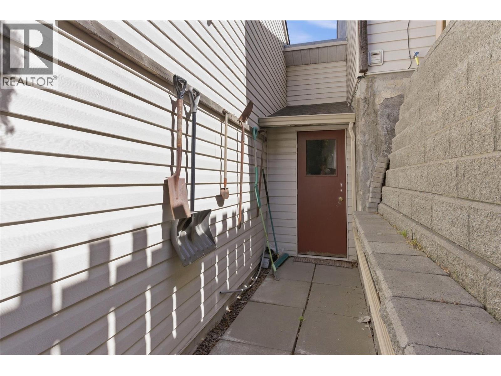 460 Dalgleish Drive Unit# 28, Kamloops, British Columbia  V2C 5W7 - Photo 3 - 10383845