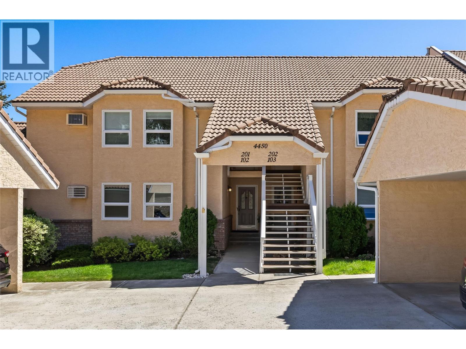 4450 Ponderosa Drive Unit# 102, Peachland, British Columbia  V0H 1X5 - Photo 2 - 10386435