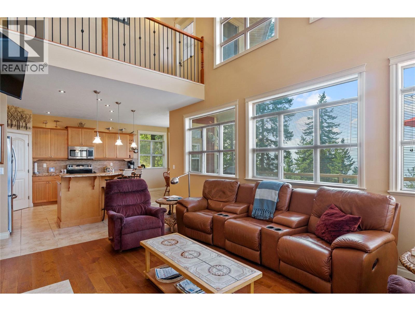 7666 Lichen Road, Anglemont, British Columbia  V0E 1M8 - Photo 15 - 10386344