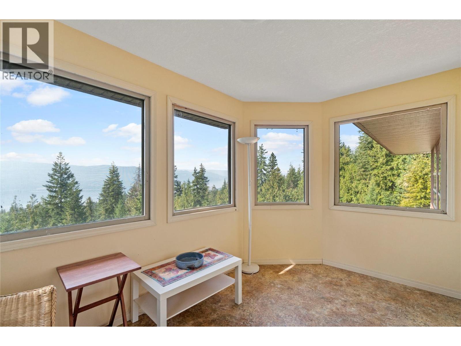 7666 Lichen Road, Anglemont, British Columbia  V0E 1M8 - Photo 31 - 10386344