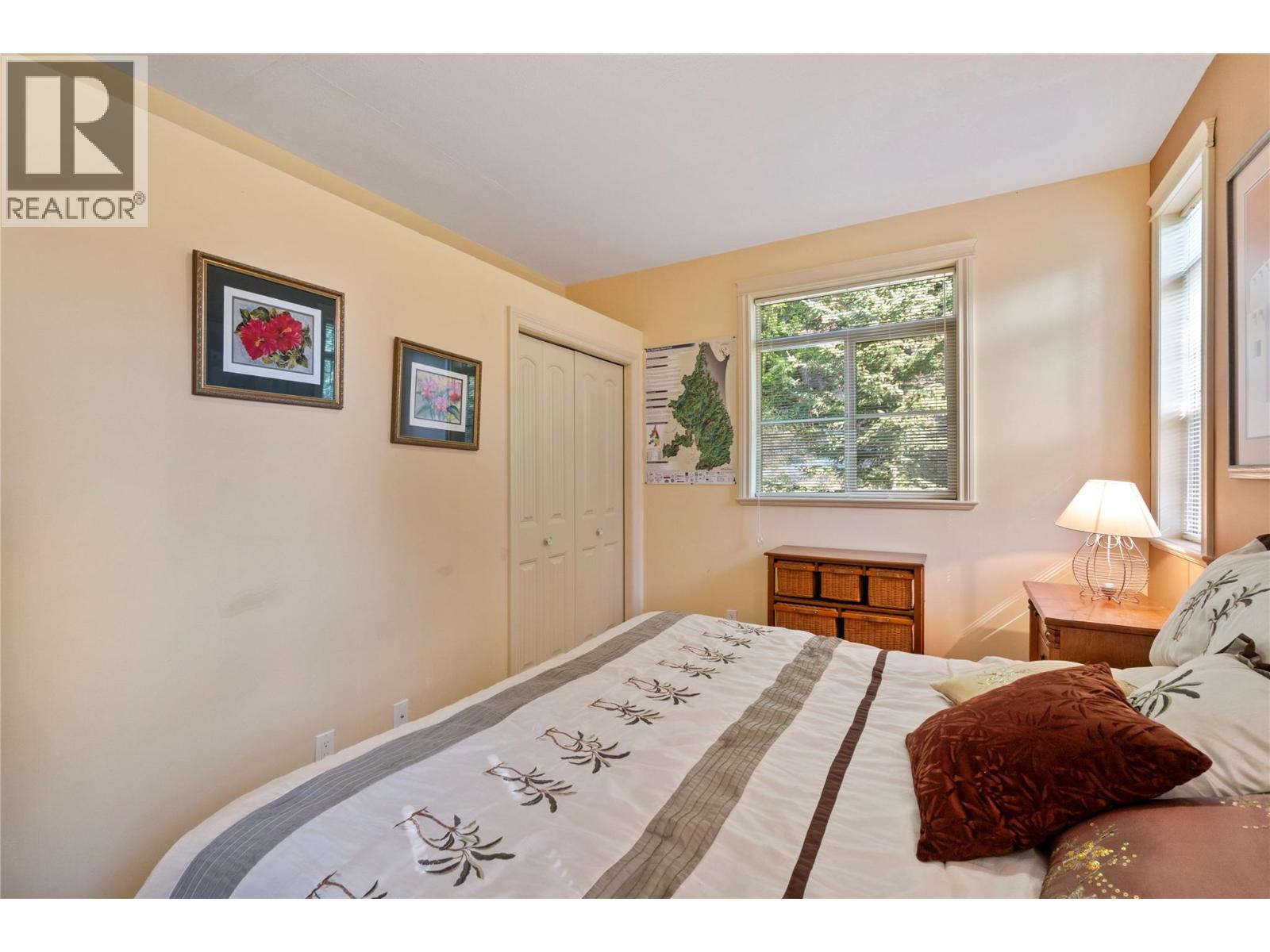 7666 Lichen Road, Anglemont, British Columbia  V0E 1M8 - Photo 40 - 10386344