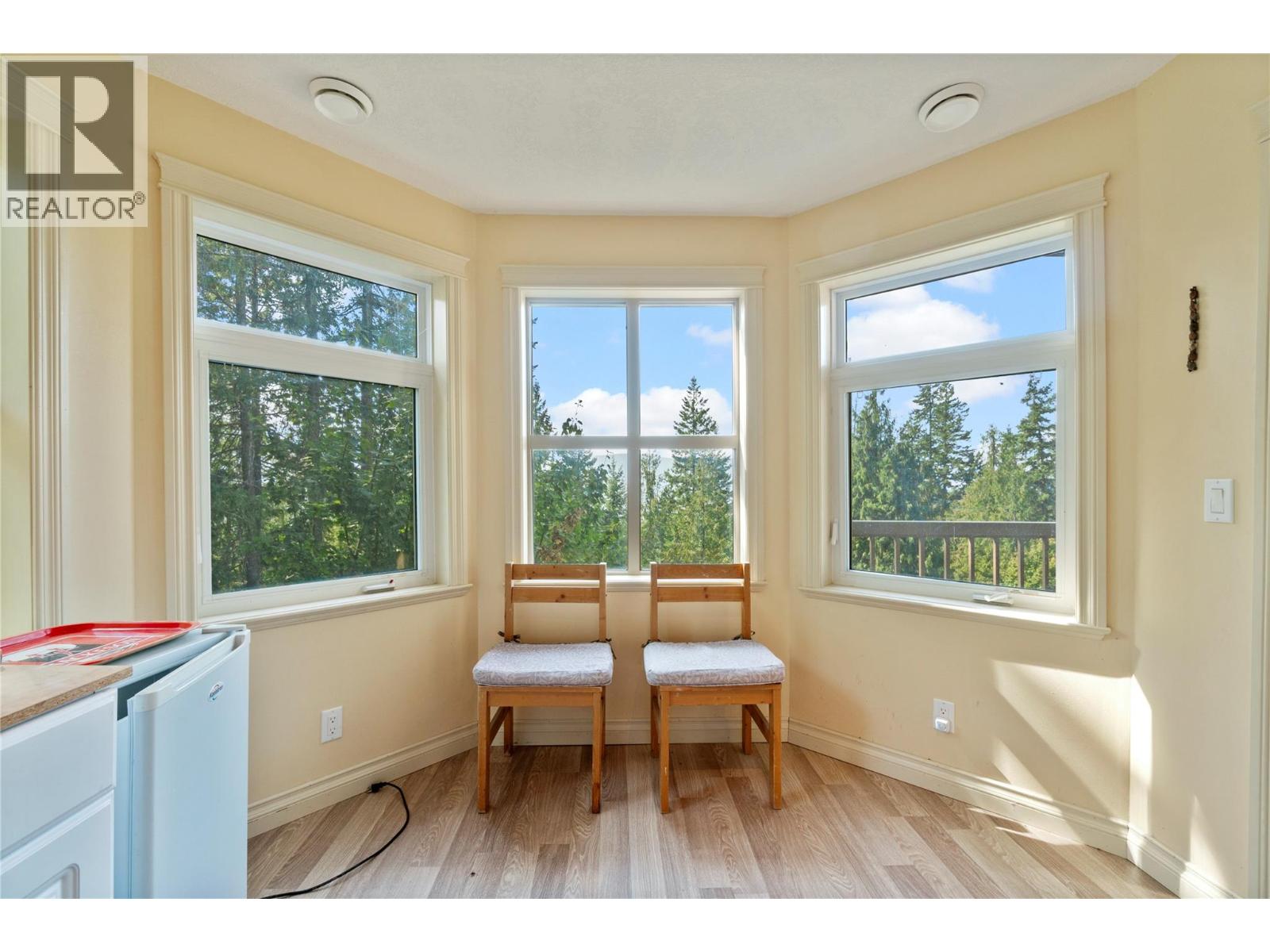 7666 Lichen Road, Anglemont, British Columbia  V0E 1M8 - Photo 63 - 10386344