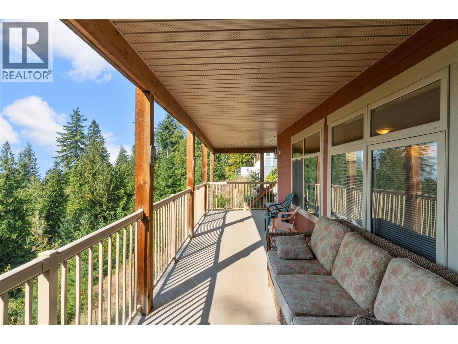 7666 Lichen Road, Anglemont, British Columbia  V0E 1M8 - Photo 65 - 10386344