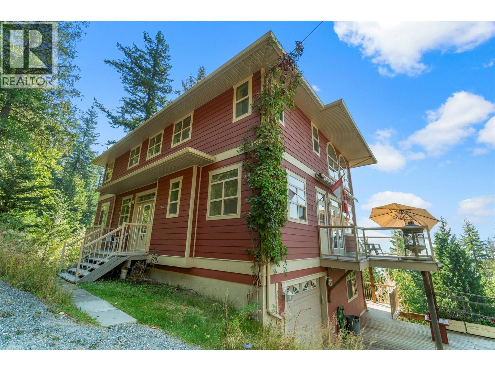 7666 Lichen Road, Anglemont, British Columbia  V0E 1M8 - Photo 88 - 10386344