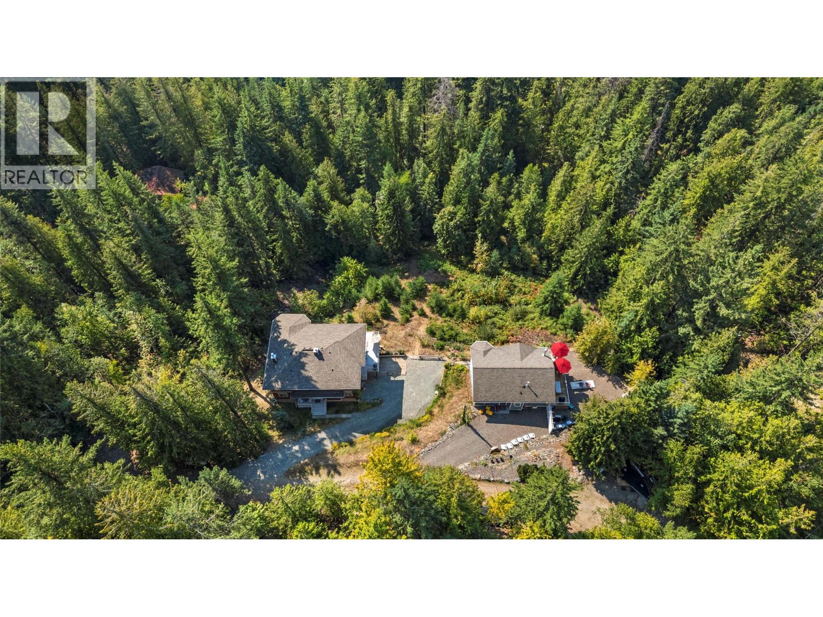 7666 Lichen Road, Anglemont, British Columbia  V0E 1M8 - Photo 91 - 10386344