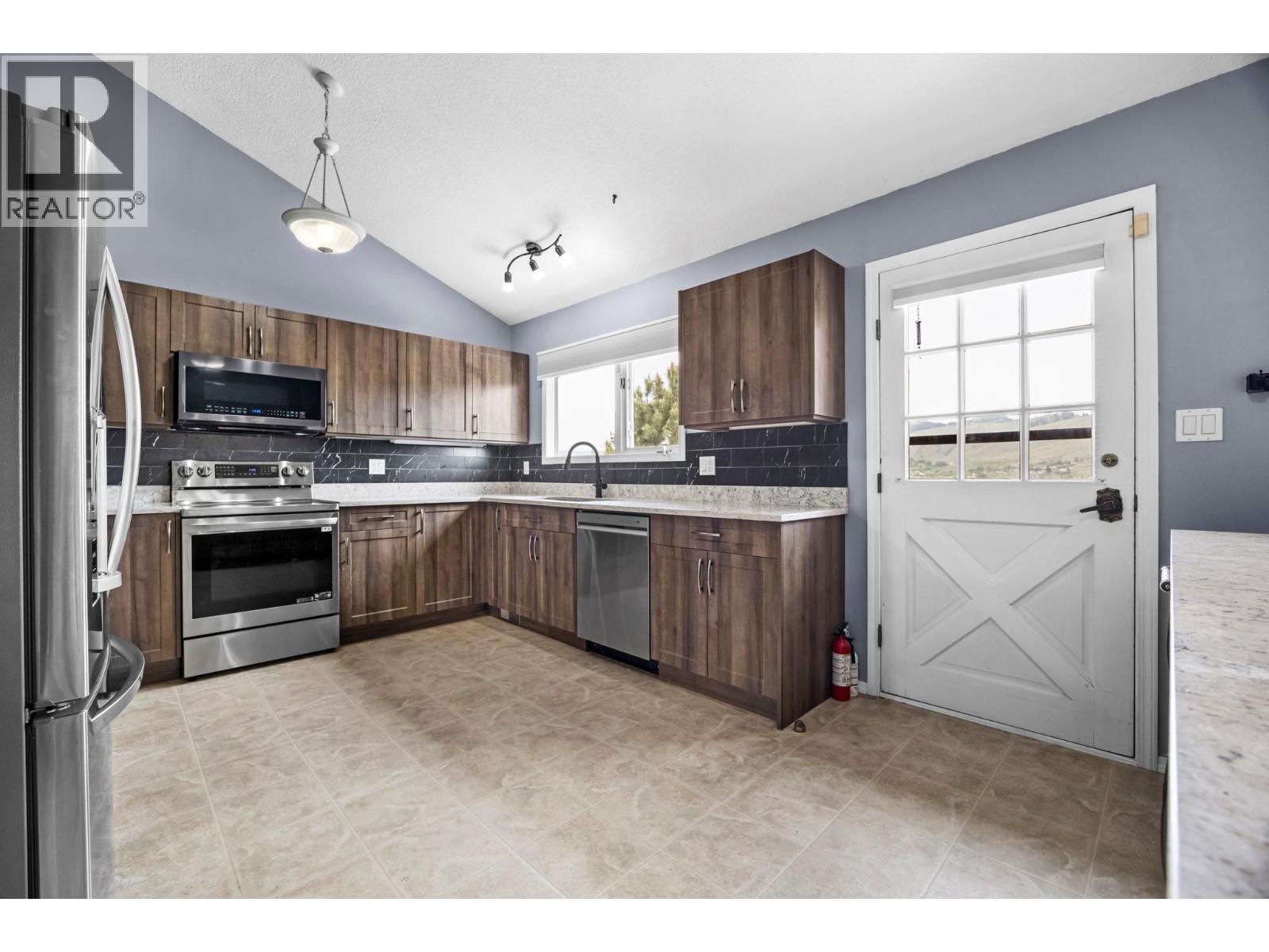 4015 15th Crescent, Vernon, British Columbia  V1T 7H5 - Photo 15 - 10382882