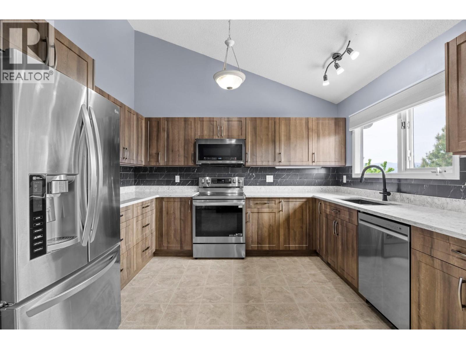 4015 15th Crescent, Vernon, British Columbia  V1T 7H5 - Photo 17 - 10382882