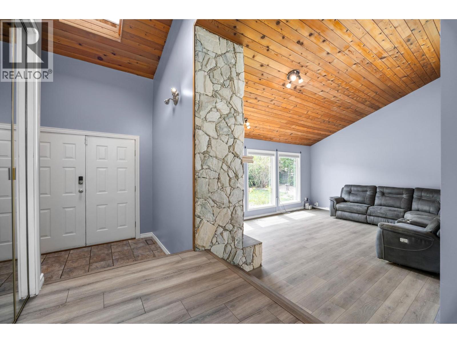 4015 15th Crescent, Vernon, British Columbia  V1T 7H5 - Photo 6 - 10382882