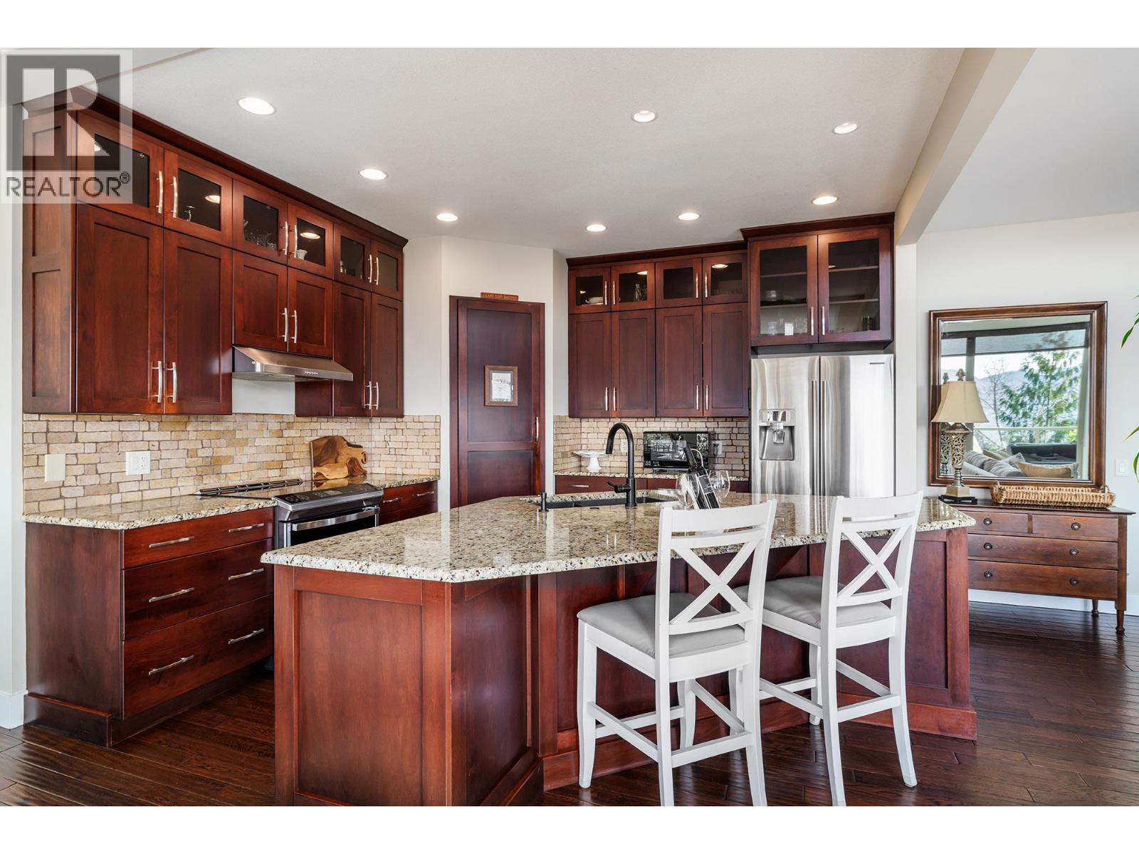 5987 Meldrum Place, Peachland, British Columbia  V0H 1X4 - Photo 4 - 10385961