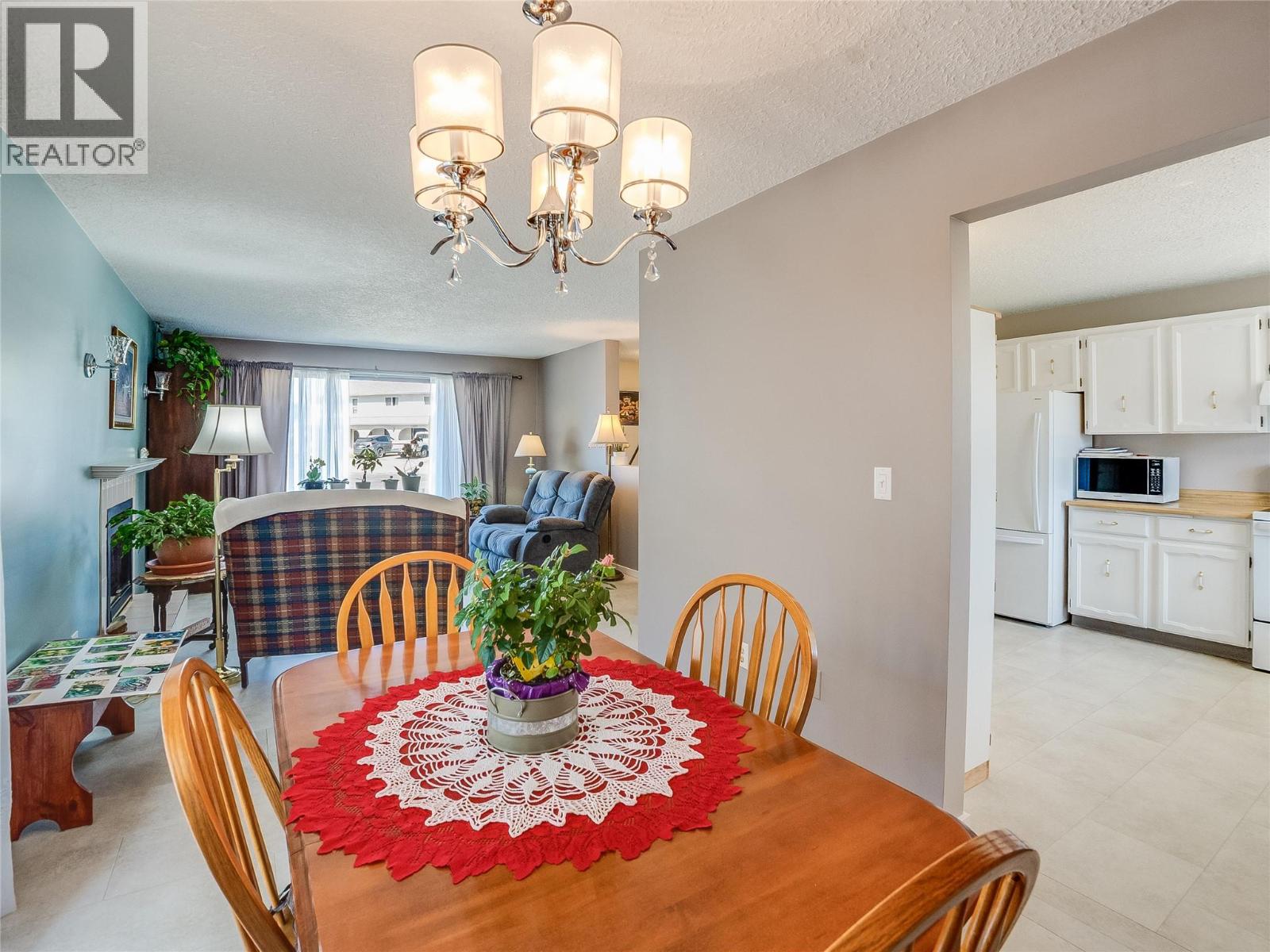 1937 Riverside Crescent, Castlegar, British Columbia  V1N 3W5 - Photo 10 - 10386371