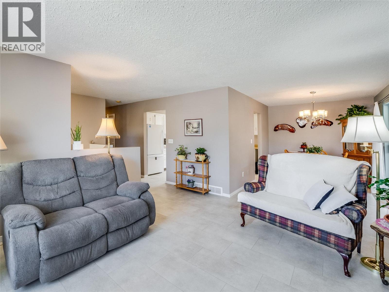 1937 Riverside Crescent, Castlegar, British Columbia  V1N 3W5 - Photo 11 - 10386371