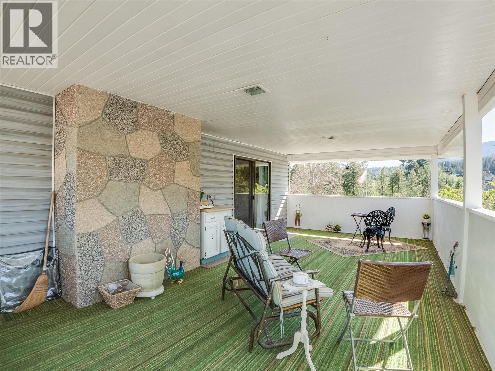 1937 Riverside Crescent, Castlegar, British Columbia  V1N 3W5 - Photo 19 - 10386371