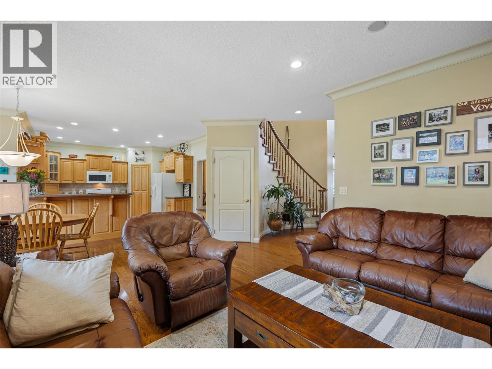 456 Azure Place, Kamloops, British Columbia  V2E 2R1 - Photo 11 - 10386730