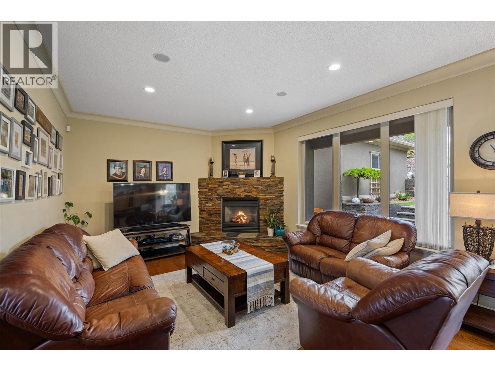 456 Azure Place, Kamloops, British Columbia  V2E 2R1 - Photo 12 - 10386730