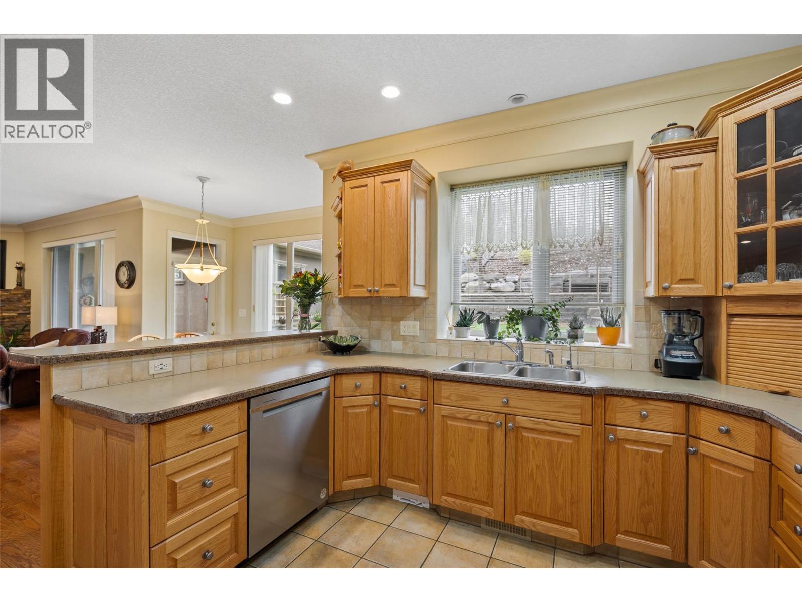 456 Azure Place, Kamloops, British Columbia  V2E 2R1 - Photo 18 - 10386730