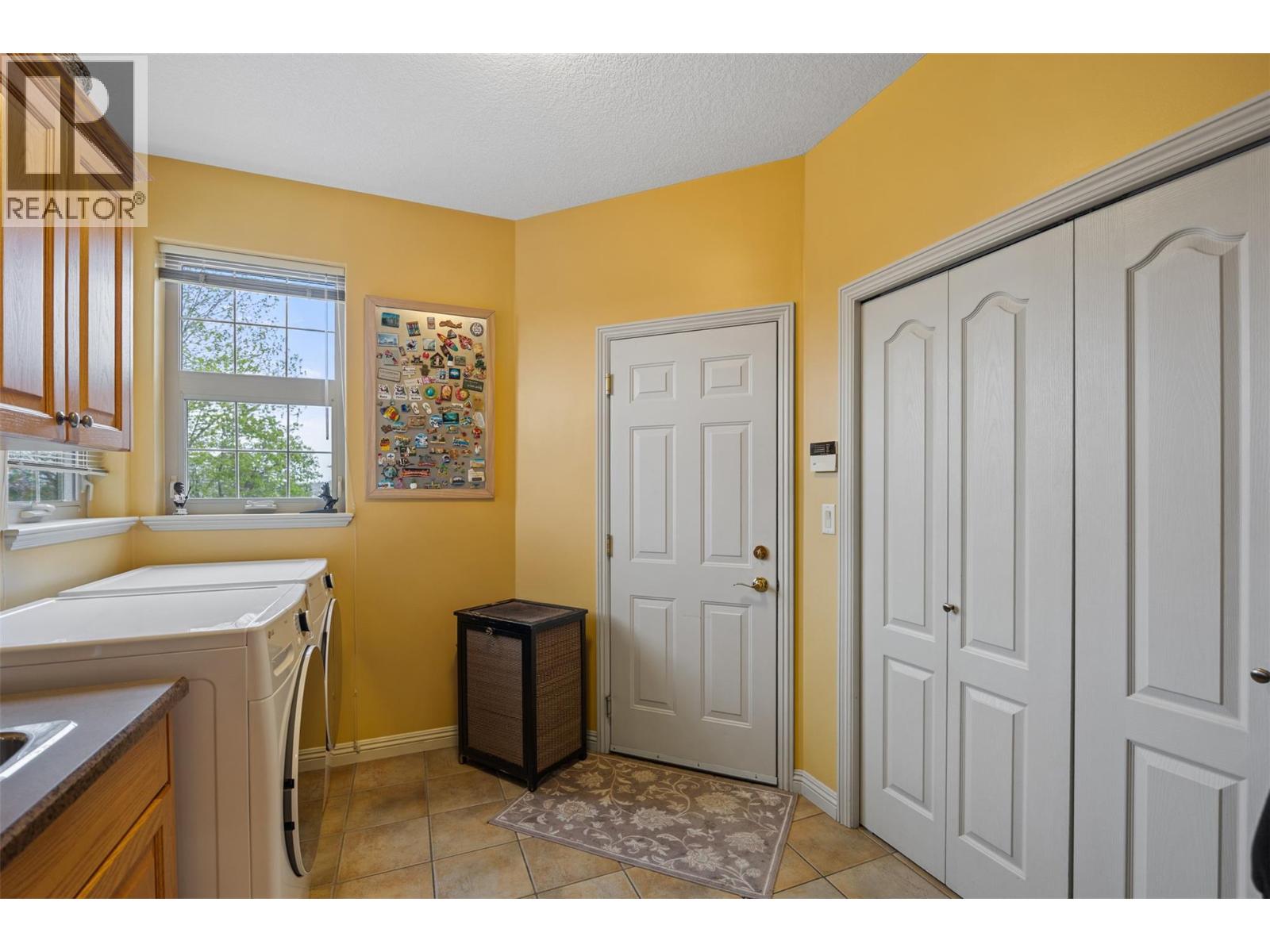 456 Azure Place, Kamloops, British Columbia  V2E 2R1 - Photo 27 - 10386730