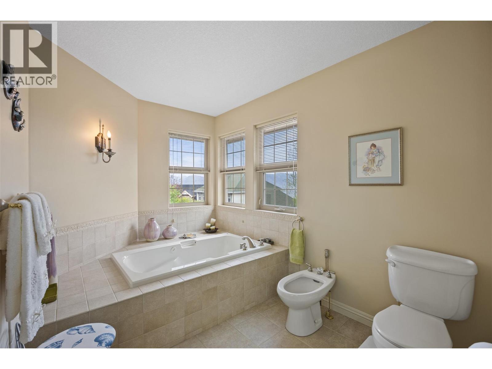 456 Azure Place, Kamloops, British Columbia  V2E 2R1 - Photo 34 - 10386730