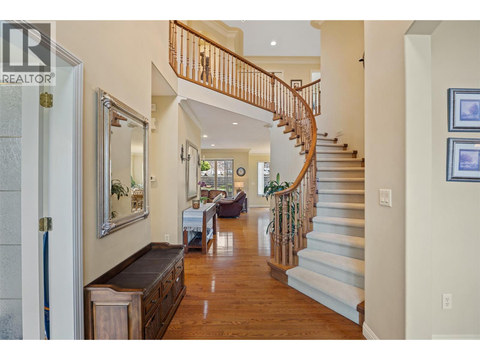 456 Azure Place, Kamloops, British Columbia  V2E 2R1 - Photo 6 - 10386730