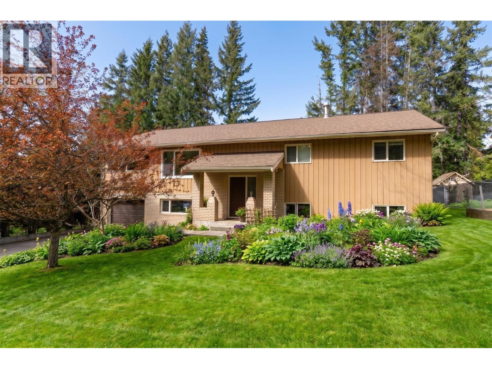 1801 15 Avenue, salmon arm, British Columbia