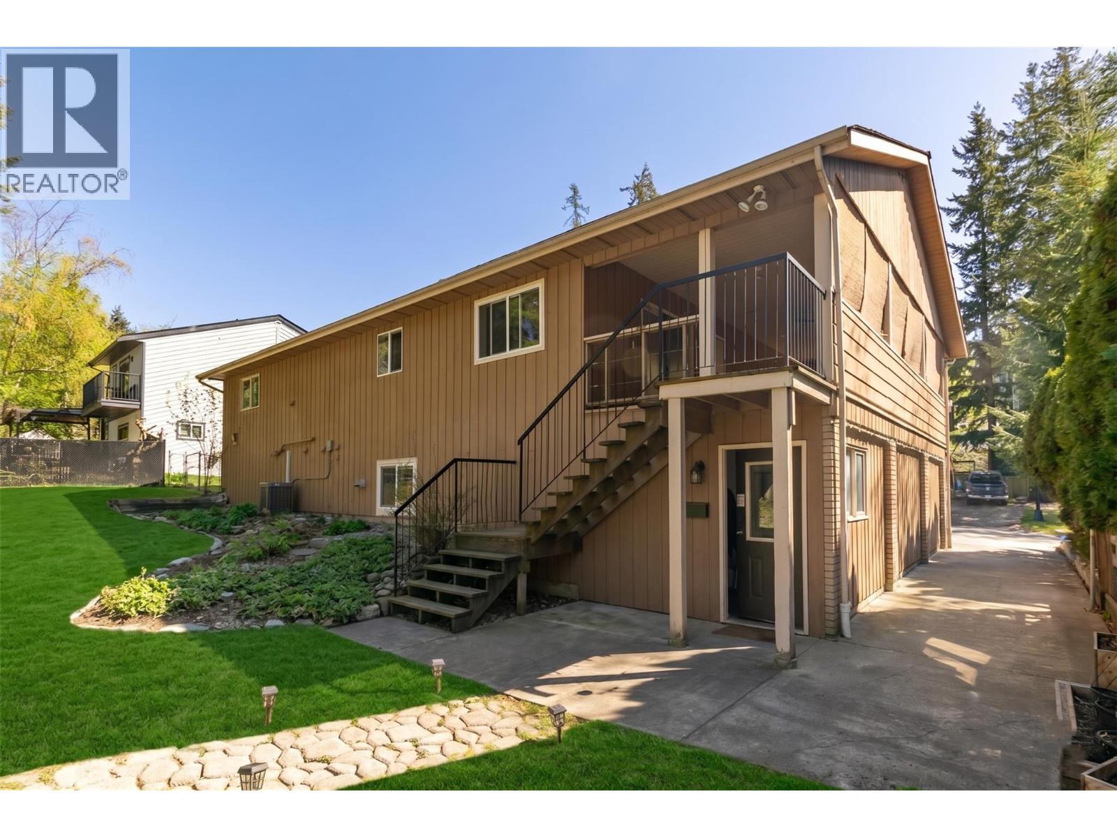 1801 15 Avenue, Salmon Arm, British Columbia  V1E 2E9 - Photo 2 - 10386633