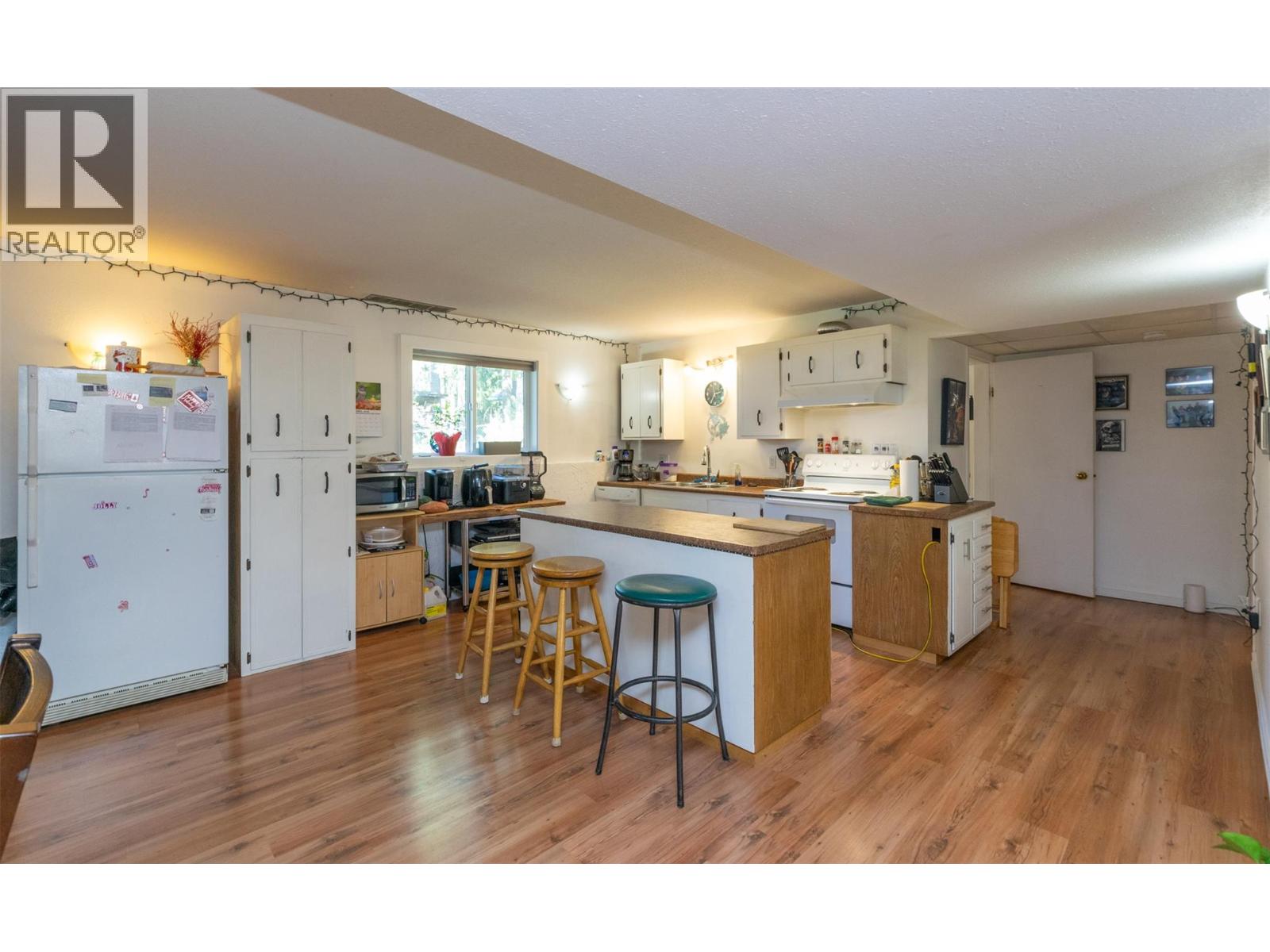 1801 15 Avenue, Salmon Arm, British Columbia  V1E 2E9 - Photo 27 - 10386633