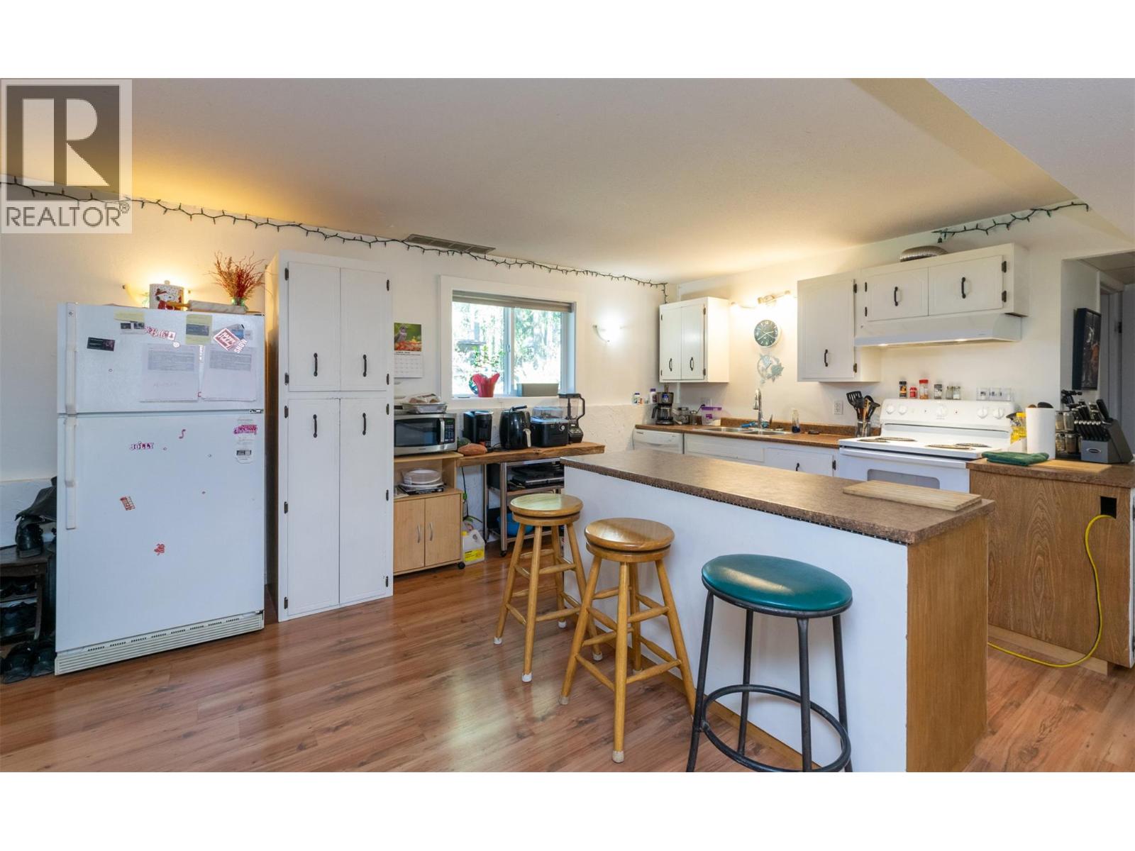 1801 15 Avenue, Salmon Arm, British Columbia  V1E 2E9 - Photo 31 - 10386633