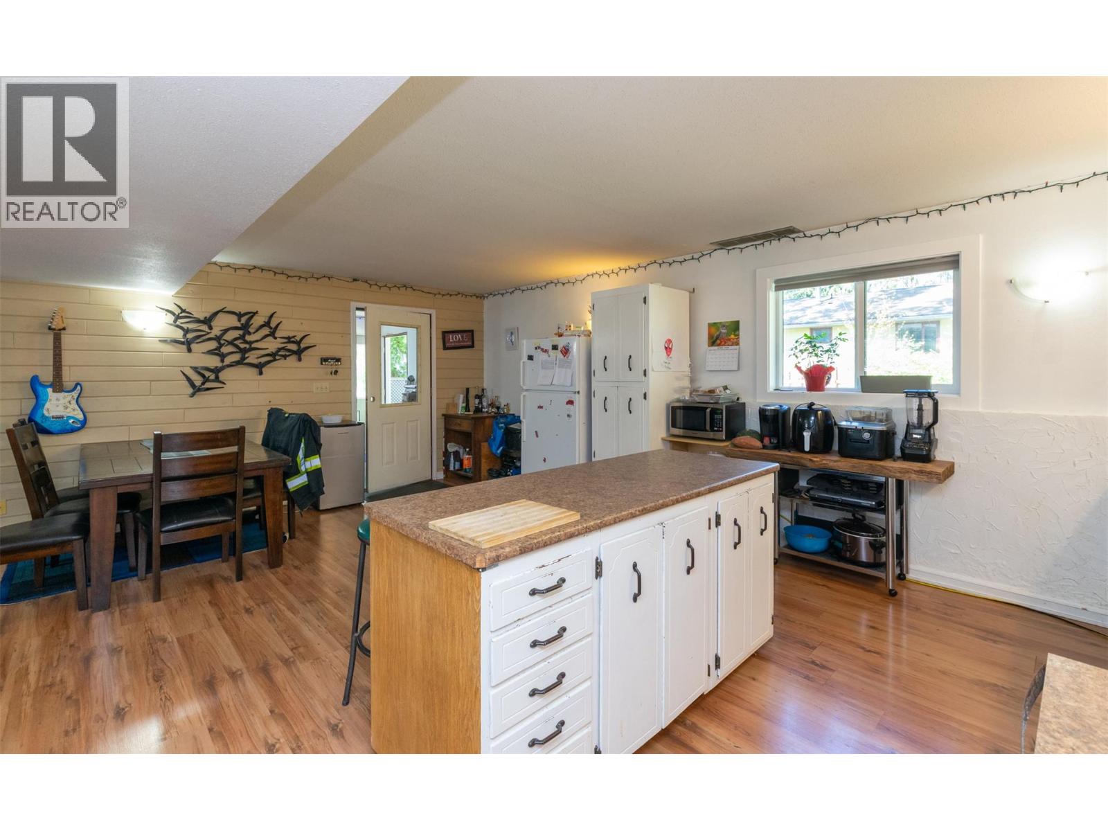 1801 15 Avenue, Salmon Arm, British Columbia  V1E 2E9 - Photo 32 - 10386633