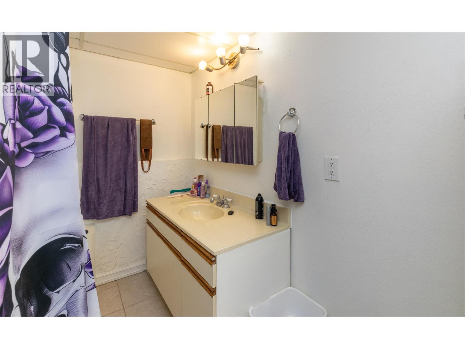 1801 15 Avenue, Salmon Arm, British Columbia  V1E 2E9 - Photo 34 - 10386633