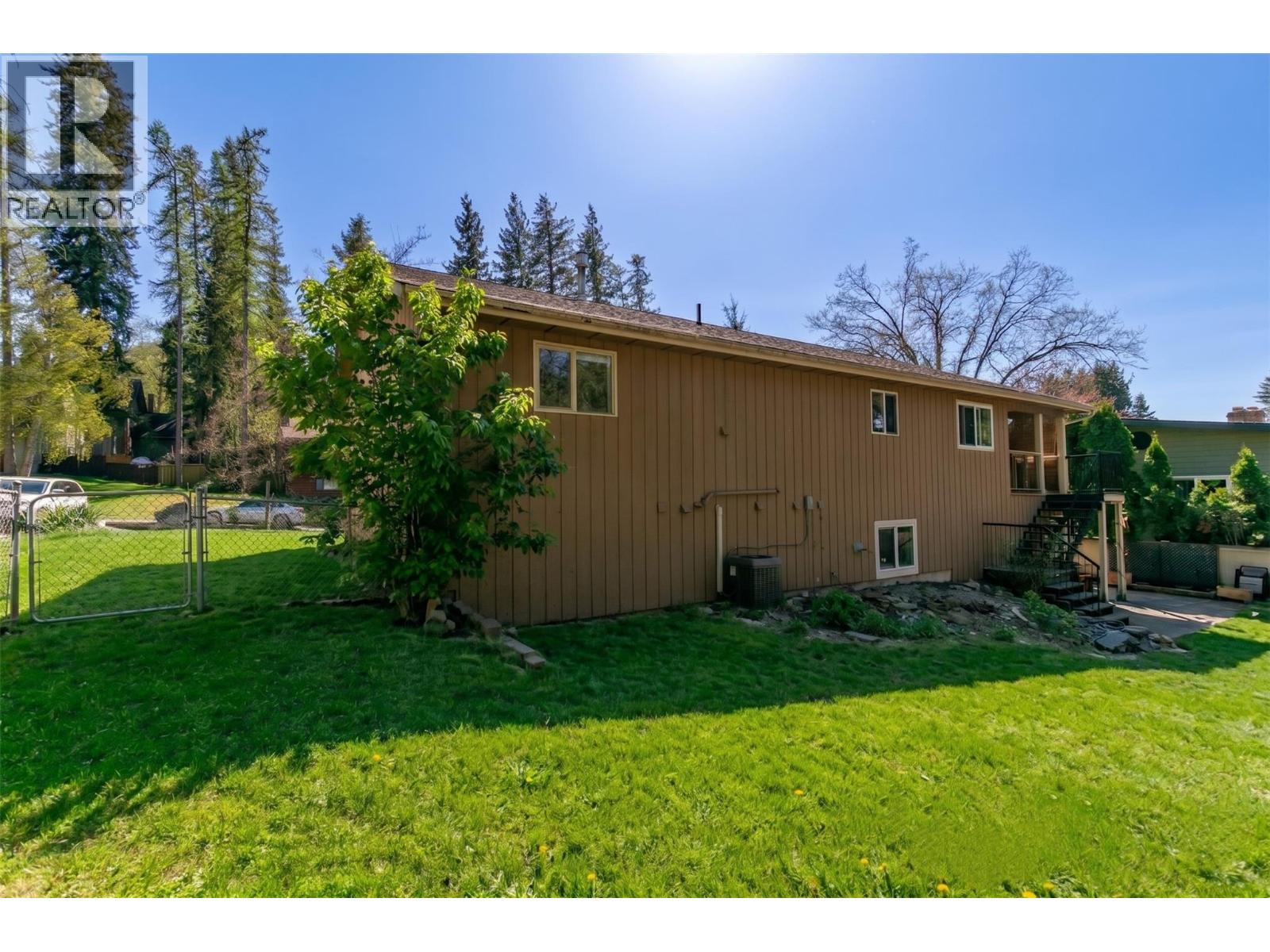 1801 15 Avenue, Salmon Arm, British Columbia  V1E 2E9 - Photo 35 - 10386633