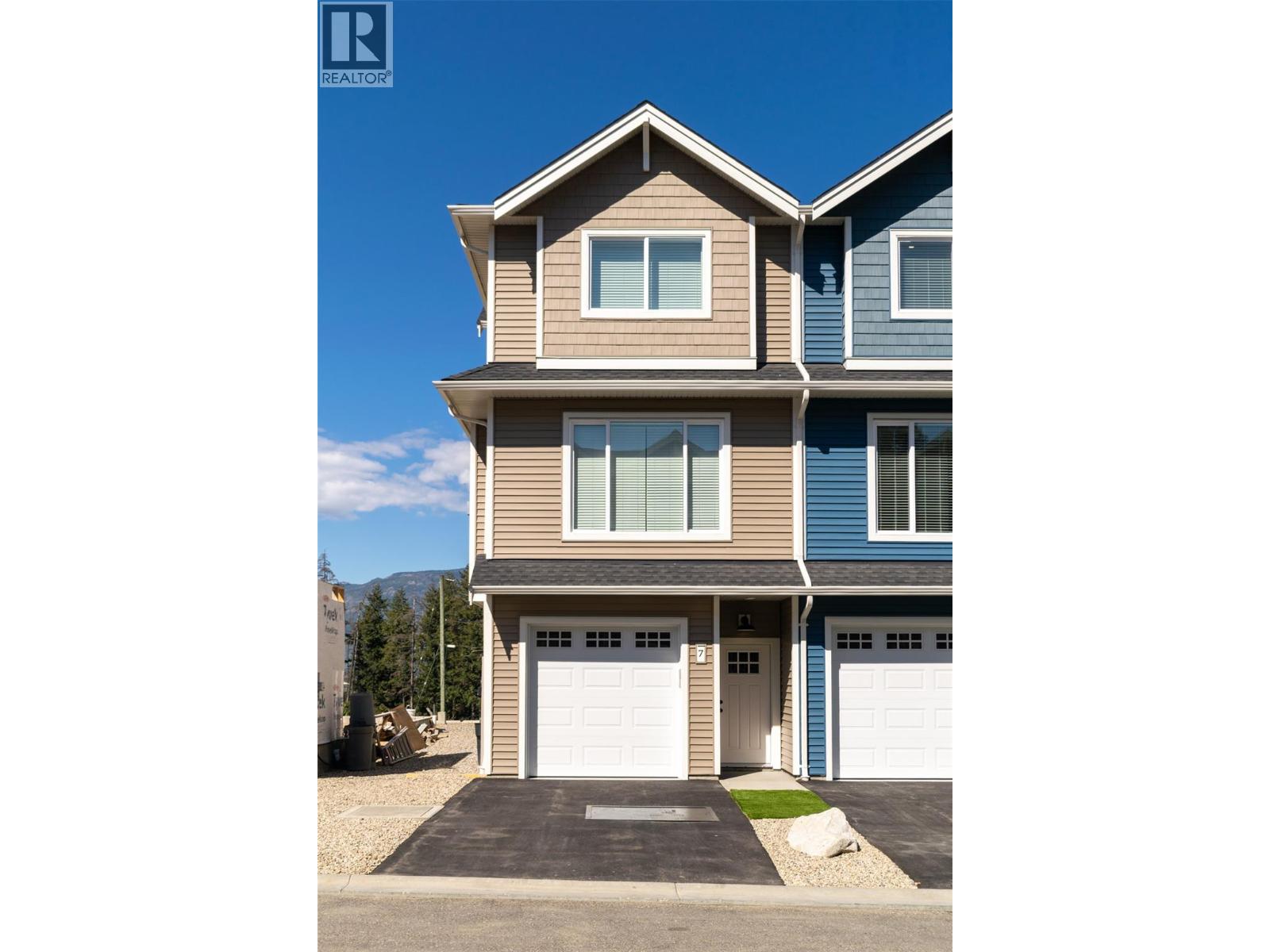 1910 11 Avenue Ne Unit# 7, Salmon Arm, British Columbia  V1E 2V5 - Photo 2 - 10386488