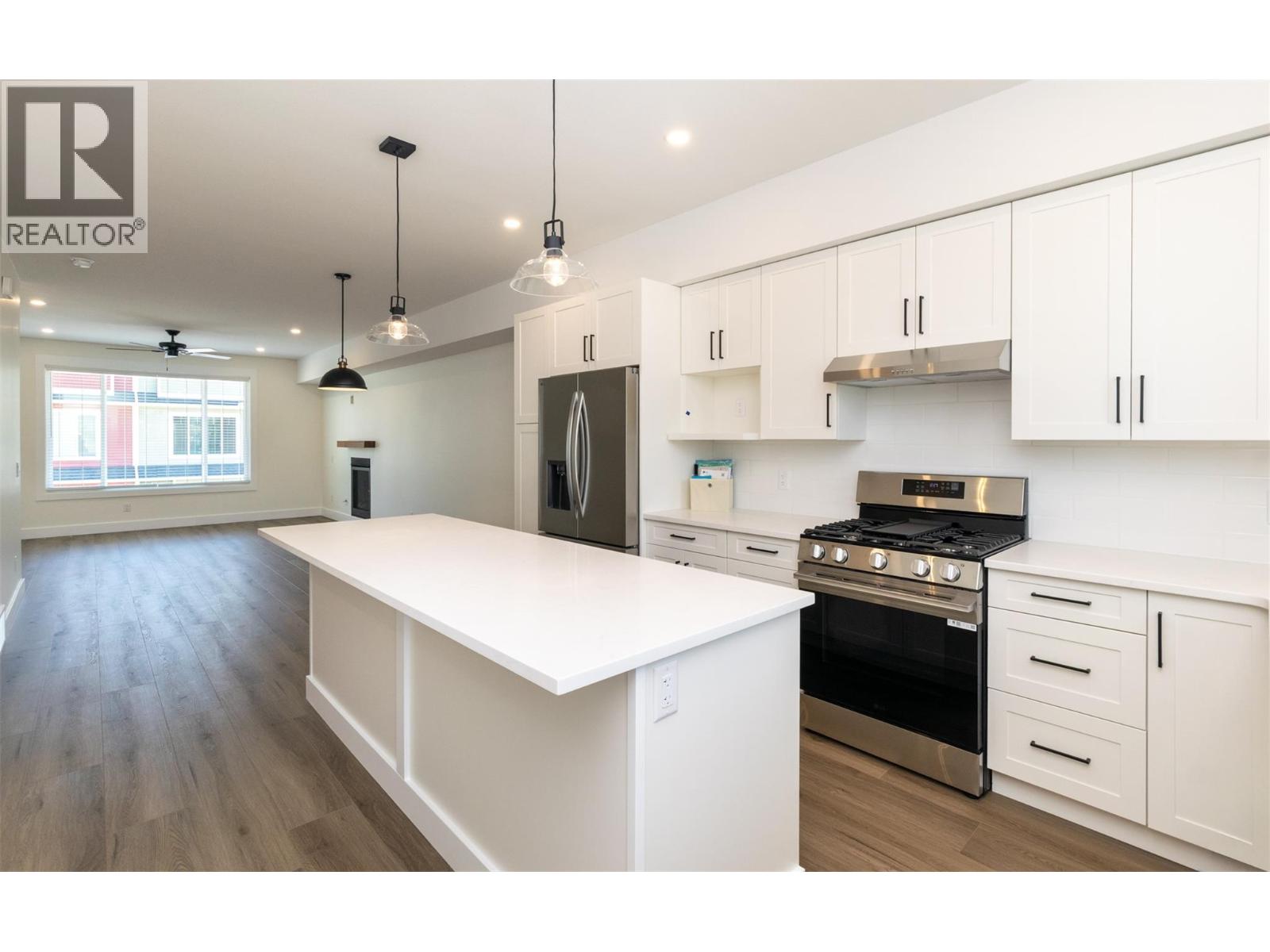 1910 11 Avenue Ne Unit# 7, Salmon Arm, British Columbia  V1E 2V5 - Photo 4 - 10386488