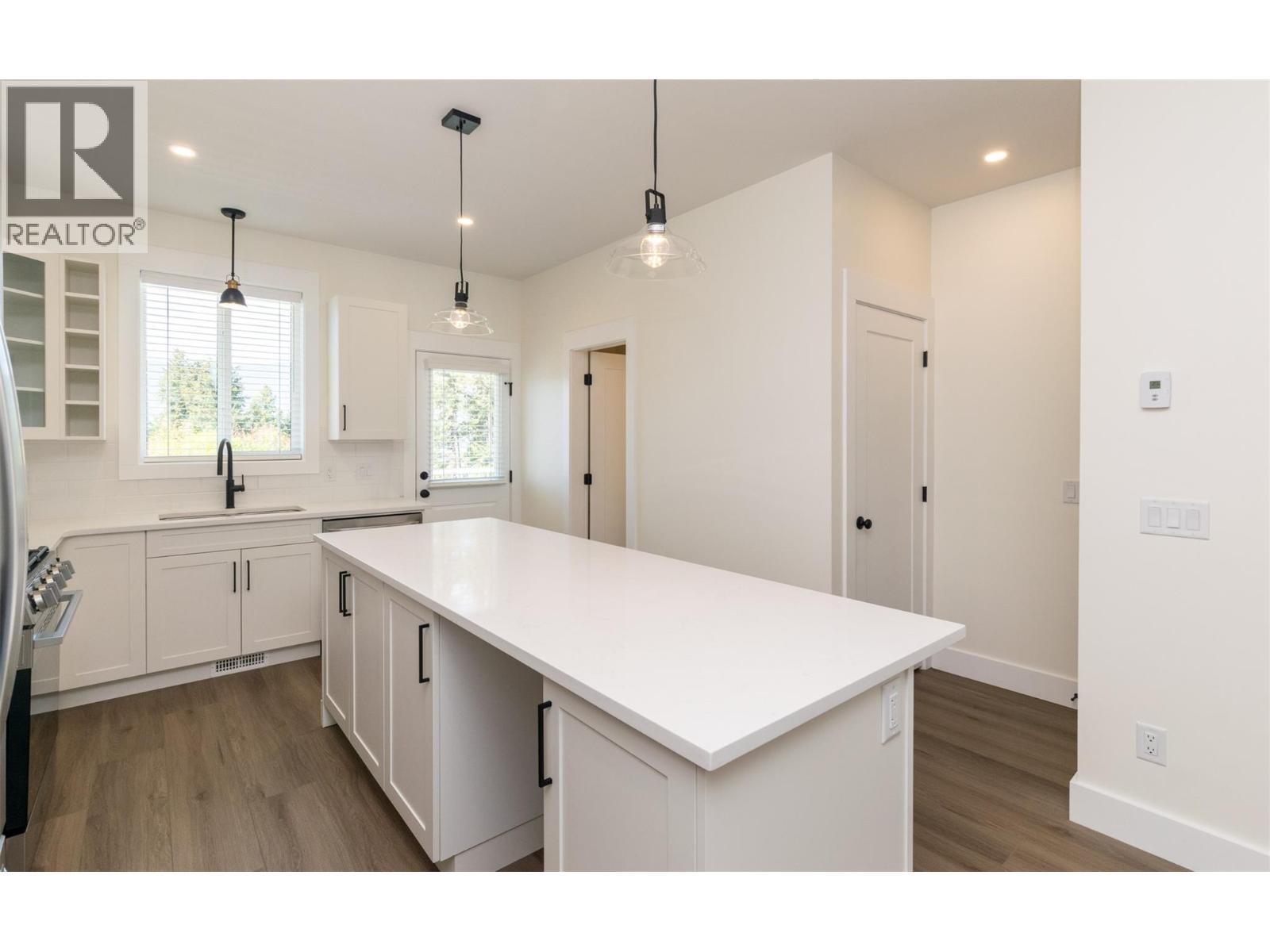 1910 11 Avenue Ne Unit# 7, Salmon Arm, British Columbia  V1E 2V5 - Photo 6 - 10386488