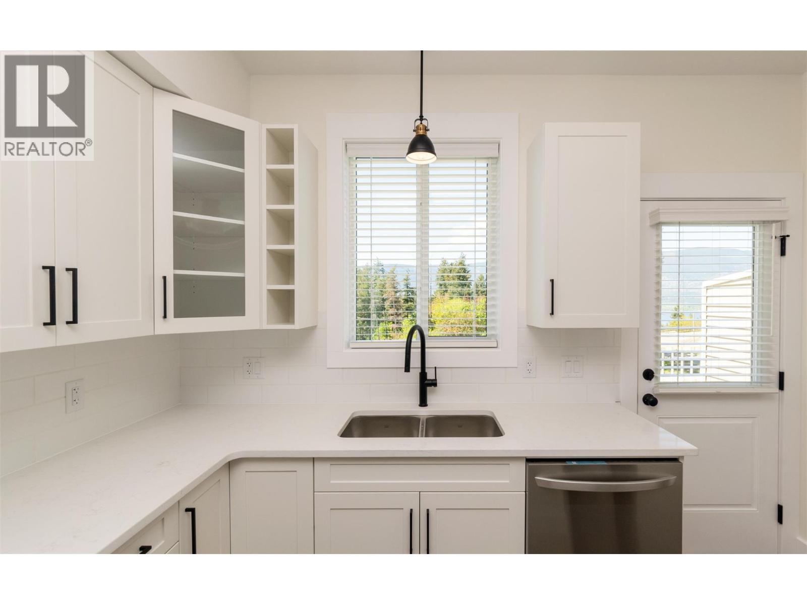 1910 11 Avenue Ne Unit# 7, Salmon Arm, British Columbia  V1E 2V5 - Photo 7 - 10386488