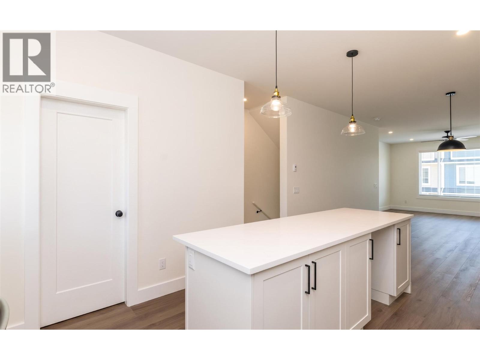 1910 11 Avenue Ne Unit# 5, Salmon Arm, British Columbia  V1E 2V5 - Photo 7 - 10386487